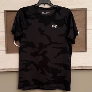 Under Armour Black and Gray Camo Kids Tee